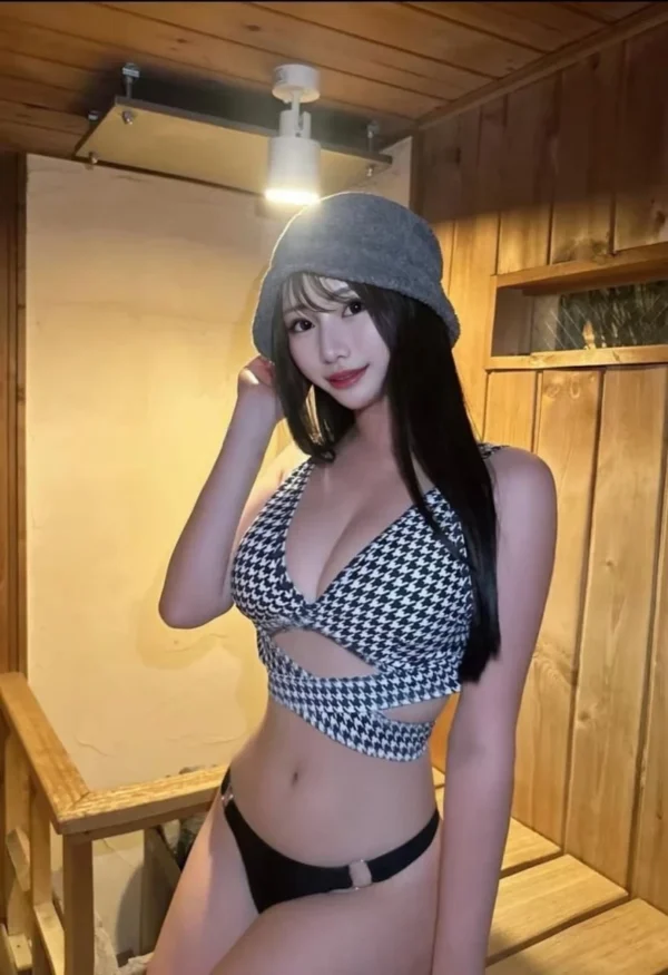 高雄外送茶楓悠亞介紹，D奶甜美日系正妹風俗級全套服務內容